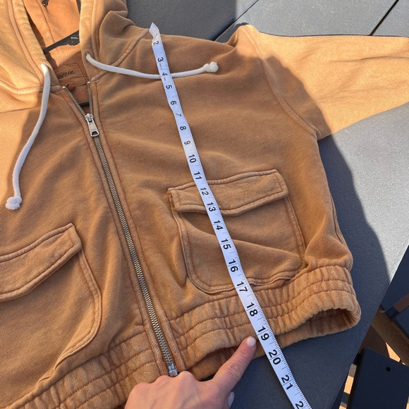 Aerie zip up hoodie. Size small. - Picture 12 of 14